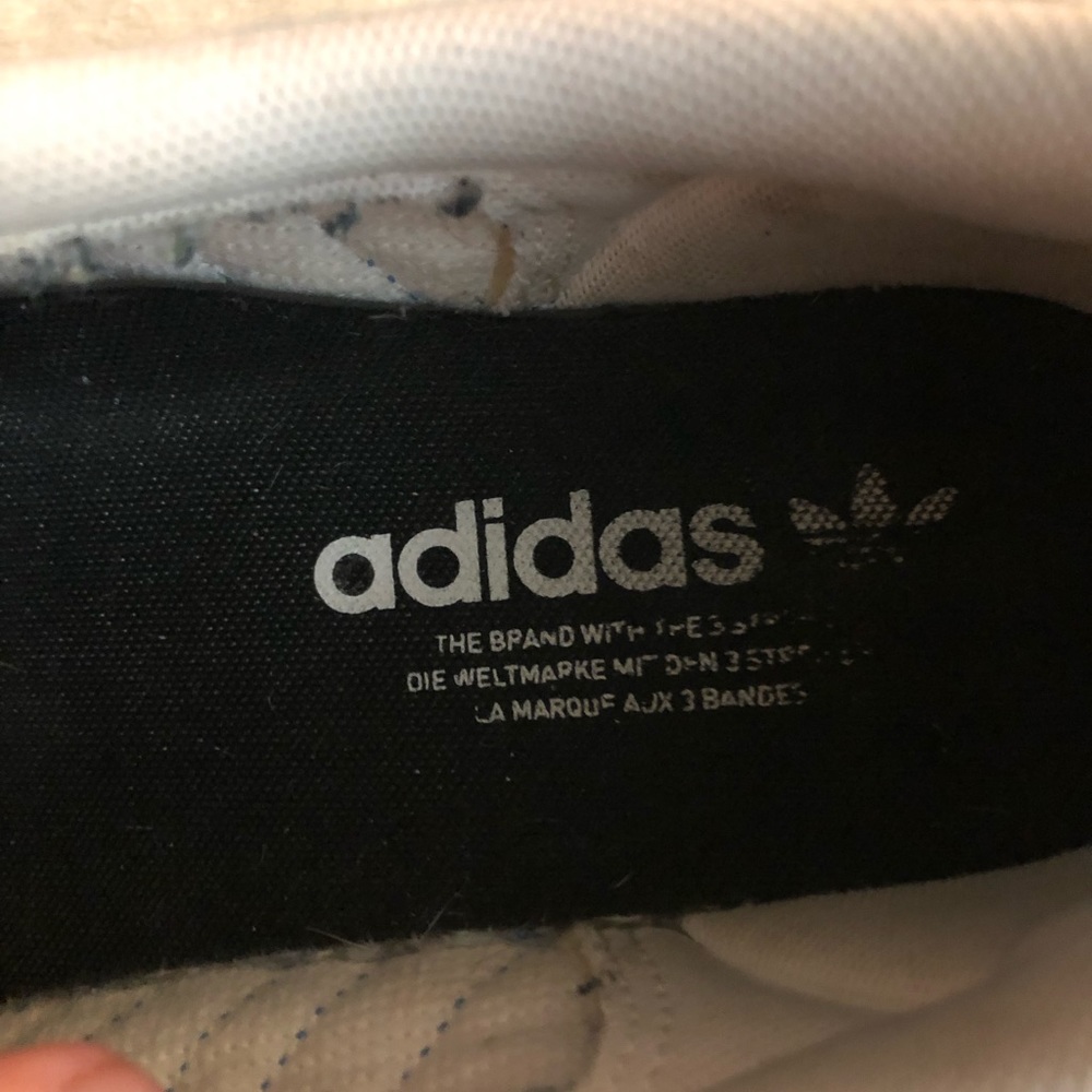 Men’s Adidas sneakers - Picture 6 of 7